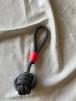 Afbeelding in Gallery-weergave laden, Handmade Rope Toy - Goofy Grey - Barker &amp; Bones
